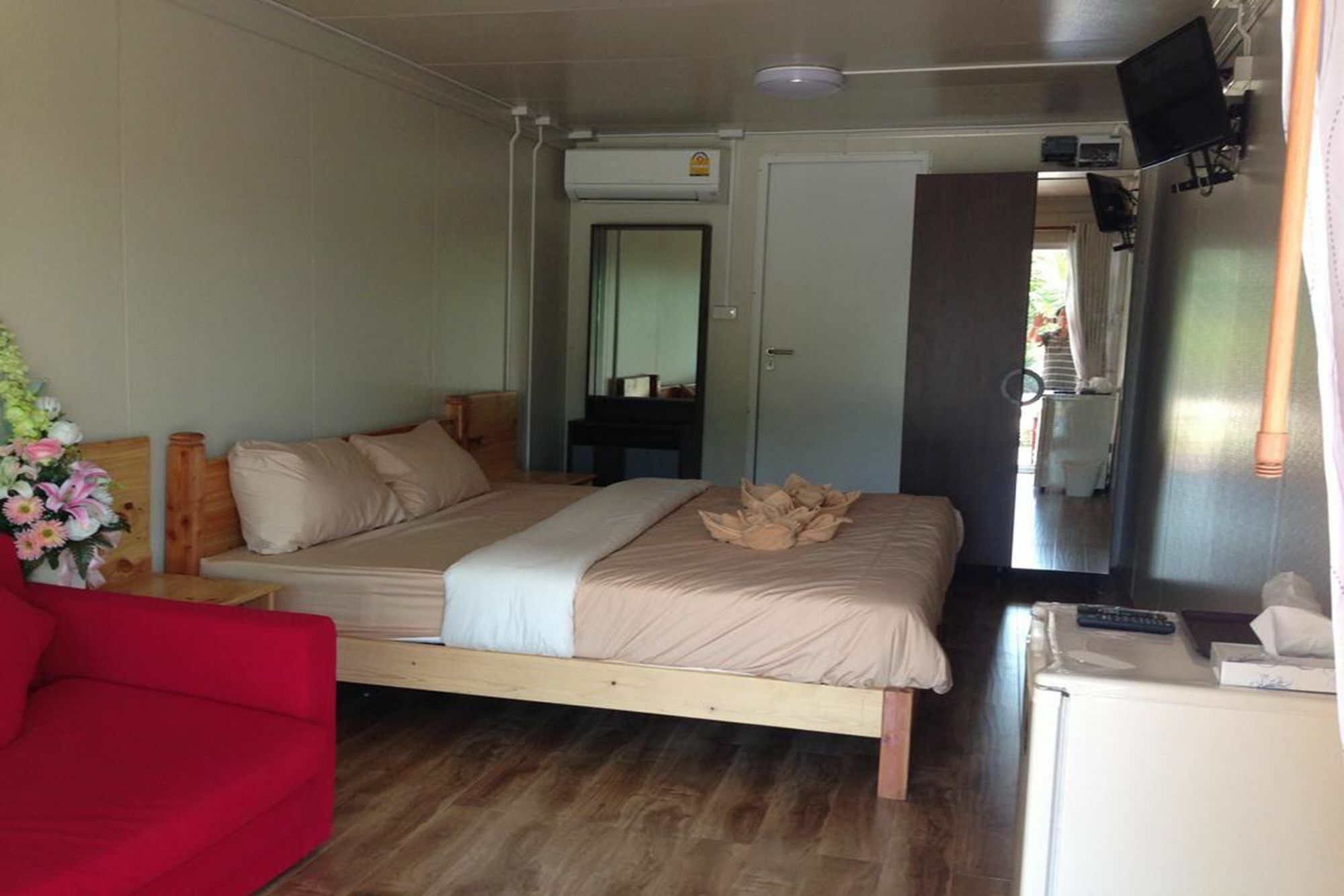 Check In And Chill Out Hotel Ban Laem Sok Exterior photo