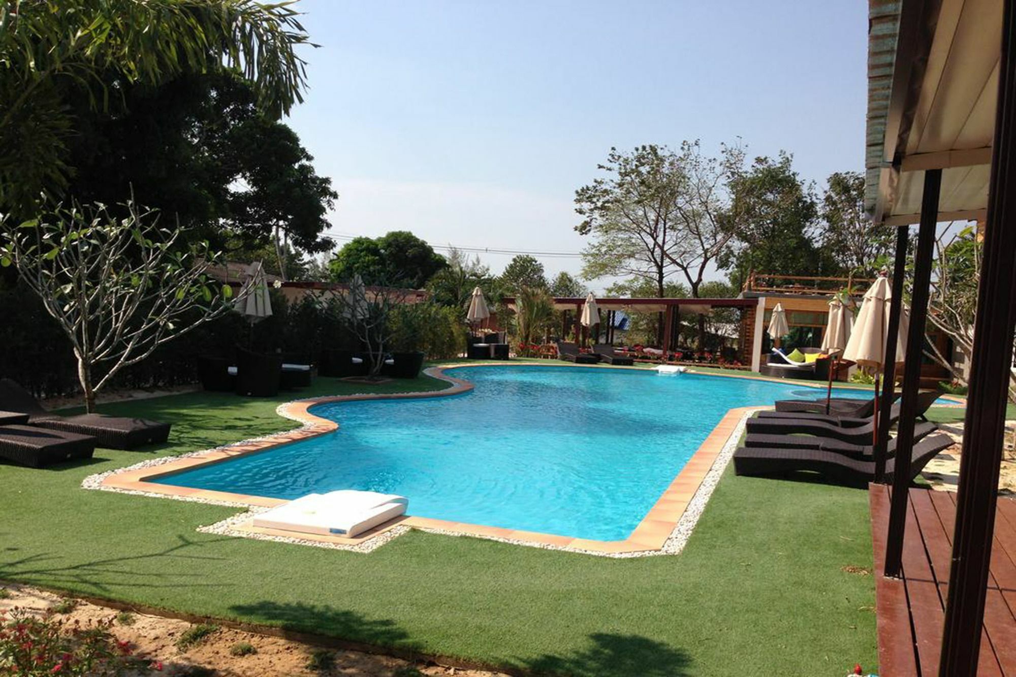 Check In And Chill Out Hotel Ban Laem Sok Exterior photo