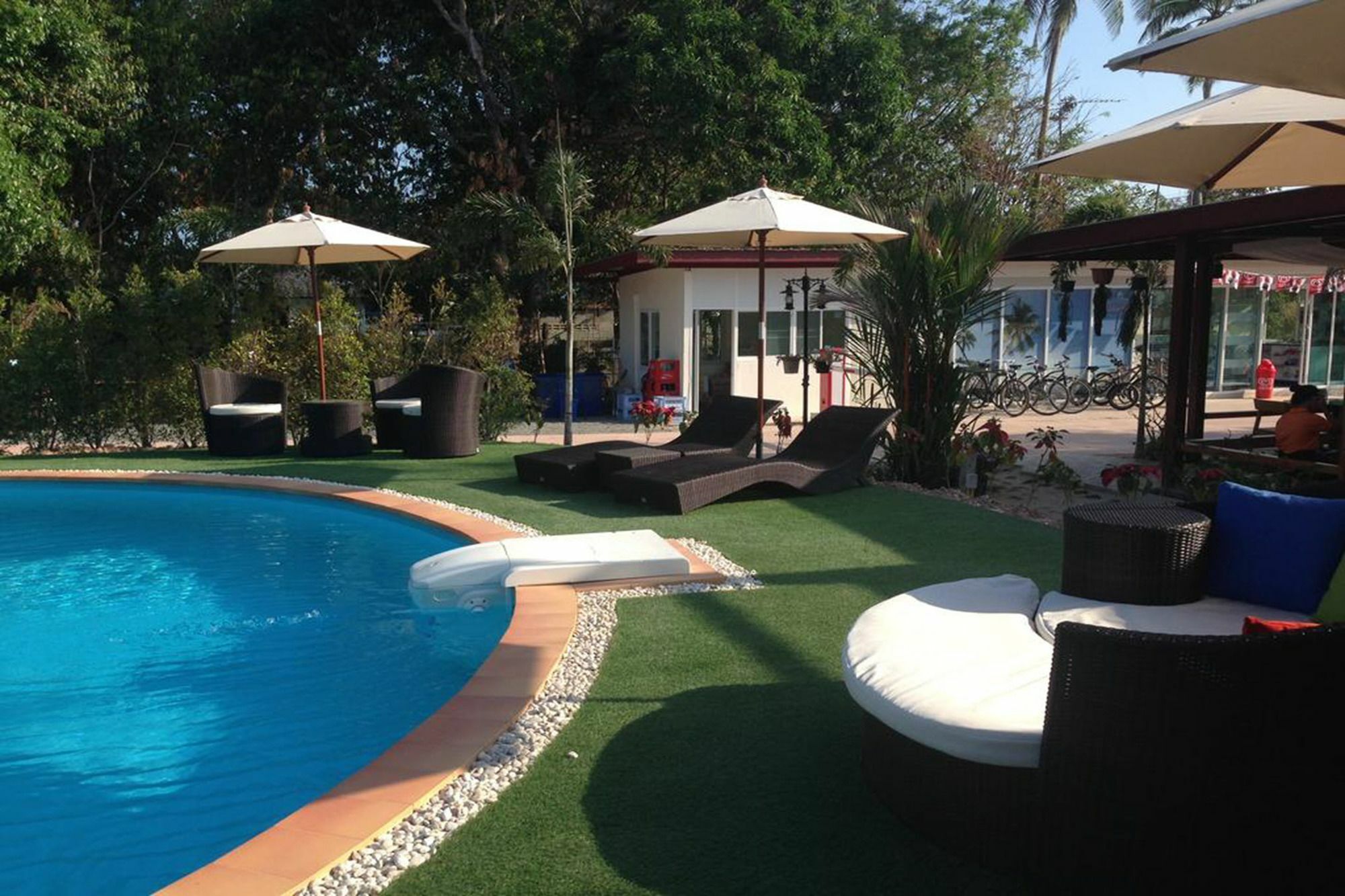 Check In And Chill Out Hotel Ban Laem Sok Exterior photo